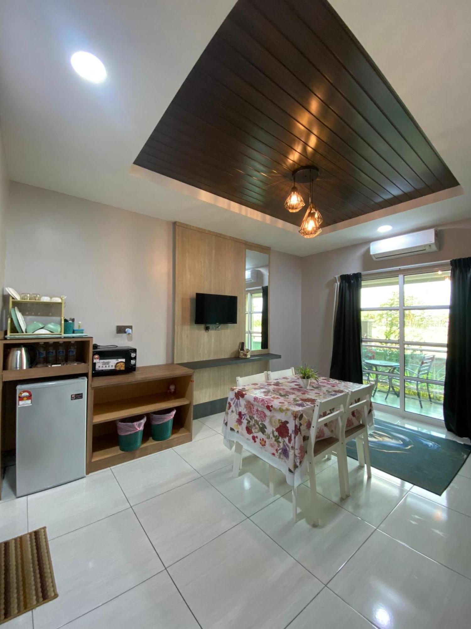 Grand Village Inn Pantai Cenang  Buitenkant foto
