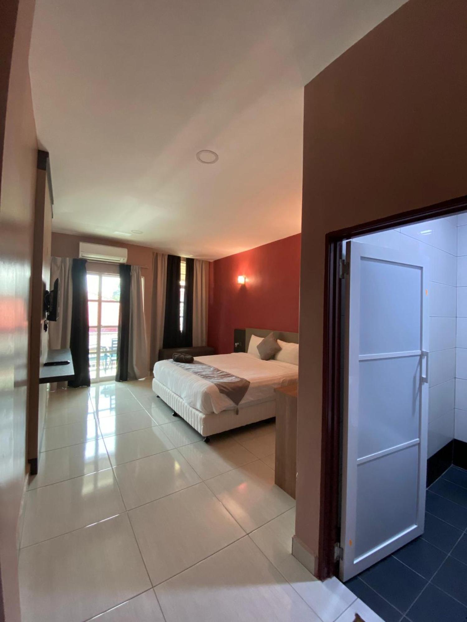 Grand Village Inn Pantai Cenang  Buitenkant foto