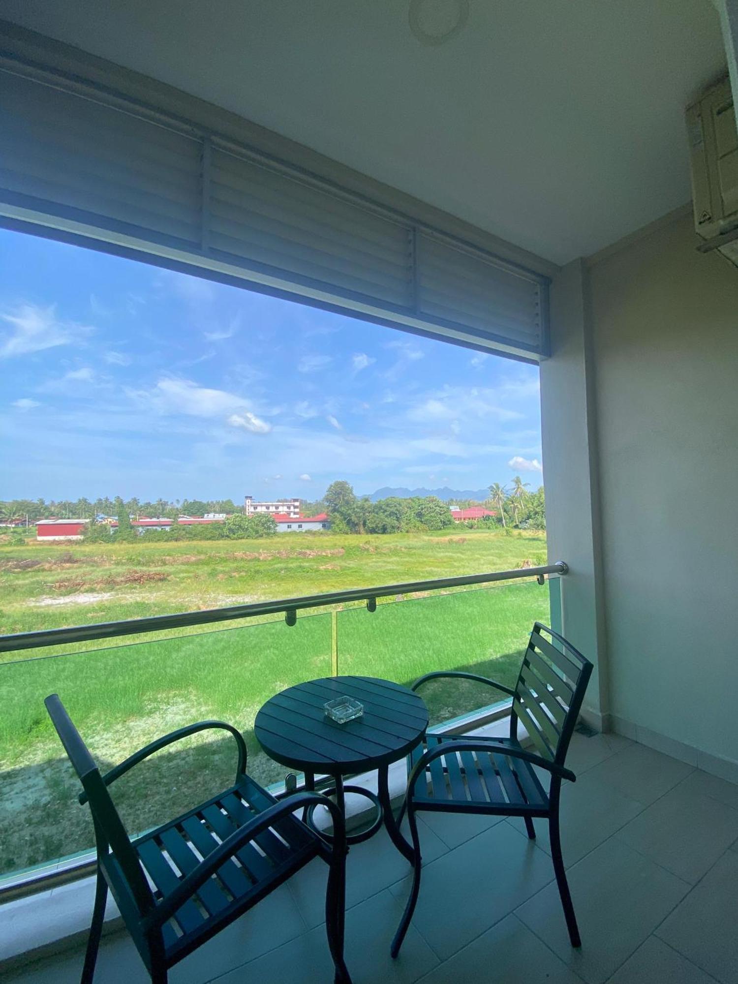 Grand Village Inn Pantai Cenang  Buitenkant foto