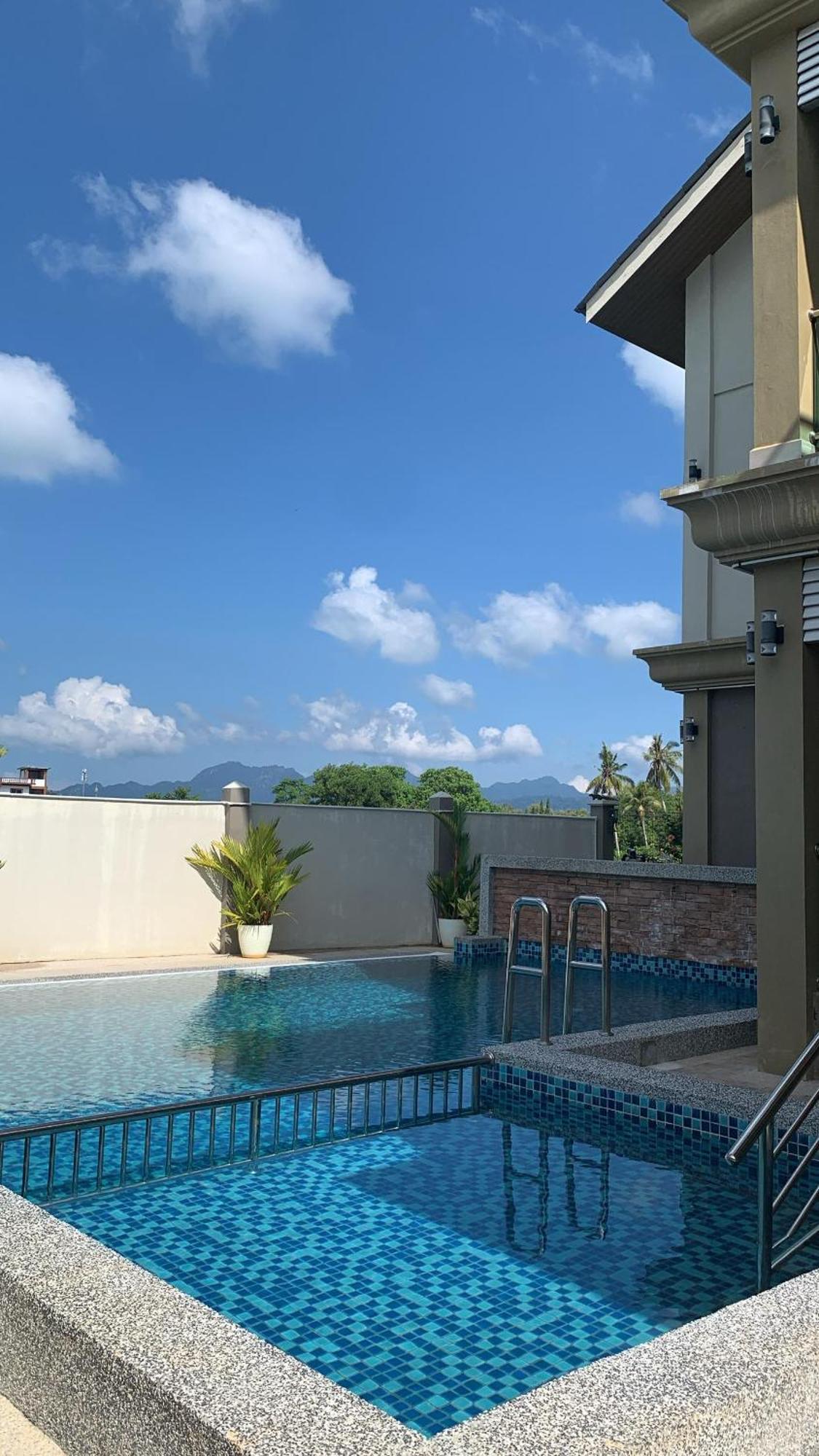 Grand Village Inn Pantai Cenang  Buitenkant foto