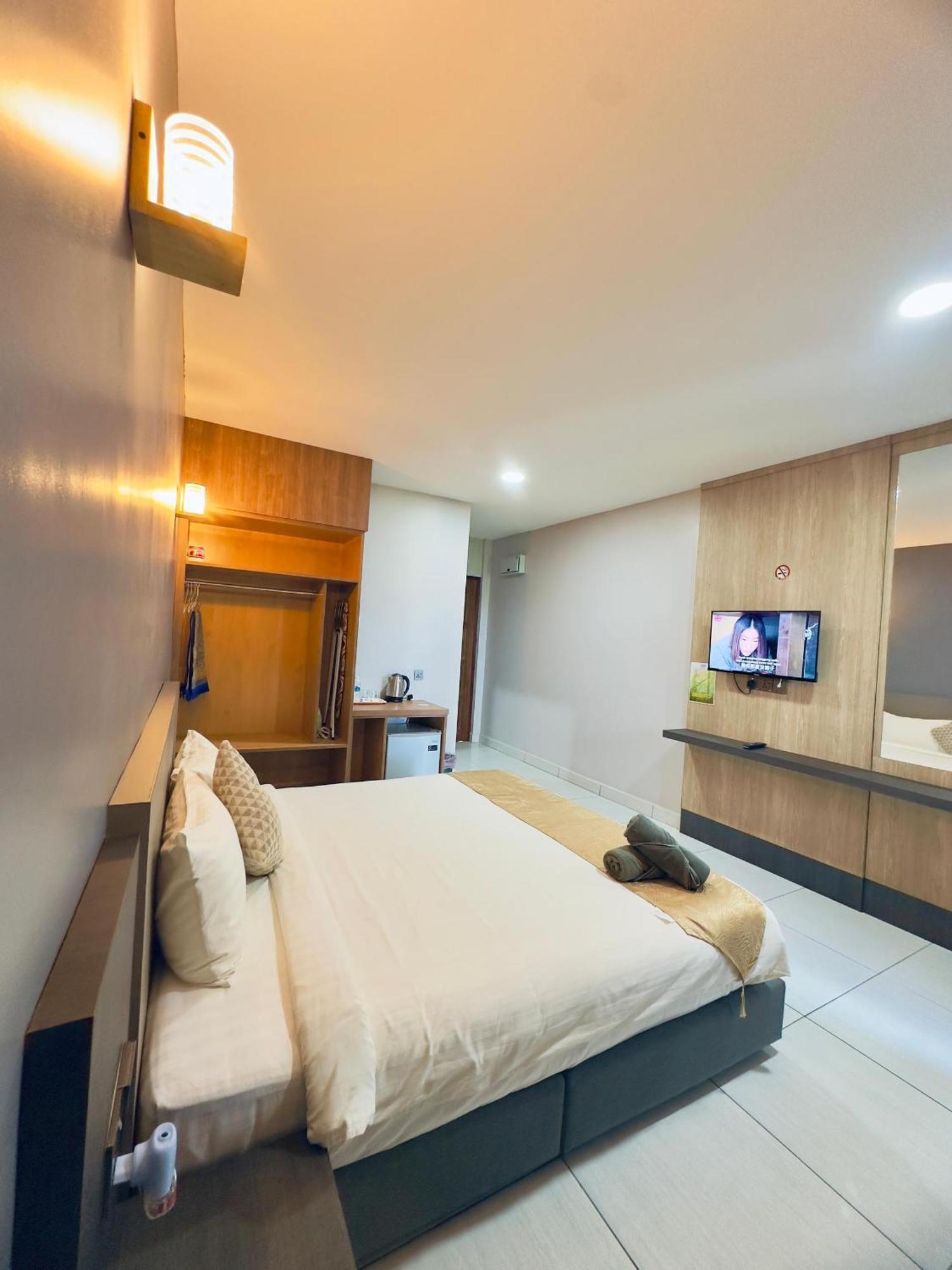 Grand Village Inn Pantai Cenang  Buitenkant foto