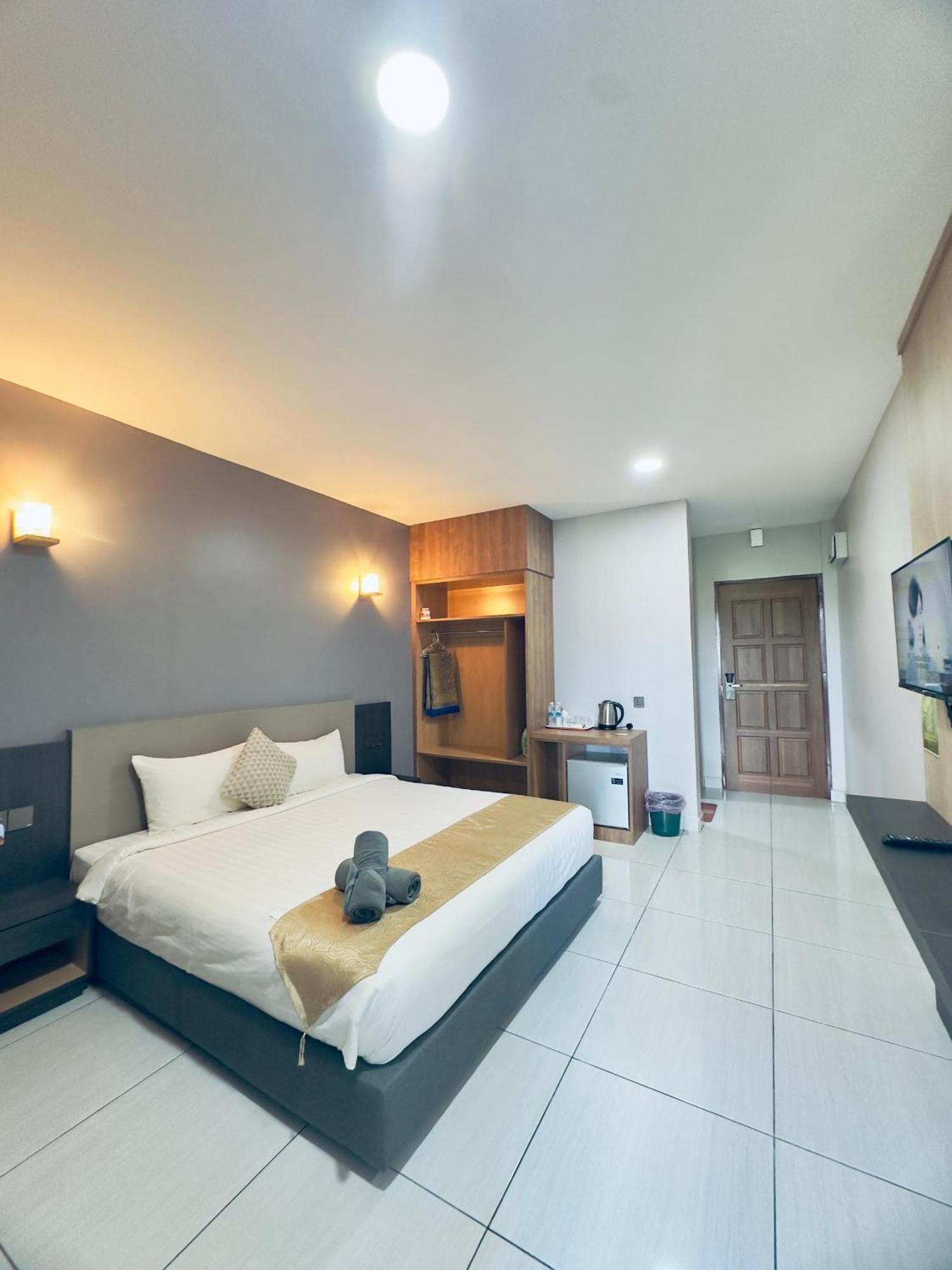Grand Village Inn Pantai Cenang  Buitenkant foto